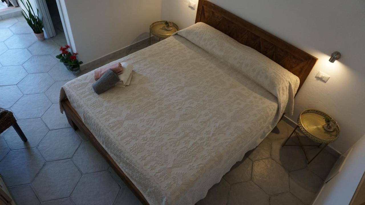 Bed and Breakfast Li Petri Manni Ольбия Экстерьер фото